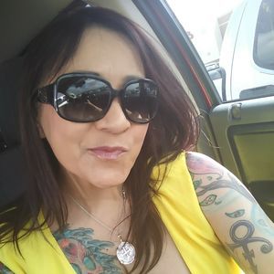 Meet your Posher, Dee